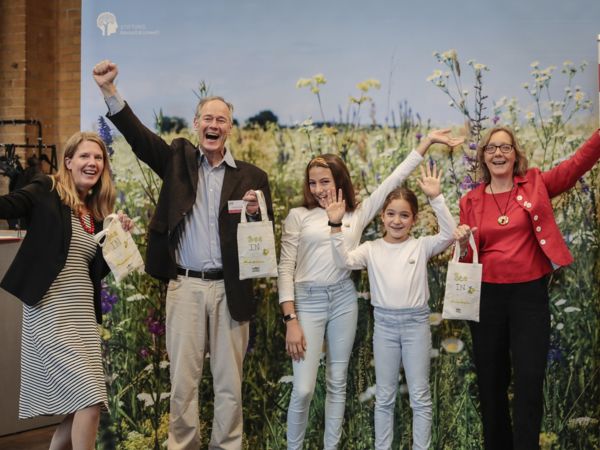 Deutschland summt!-Pflanzwettbewerb 2022: Prämierung der Gewinnerinnen & Gewinner in Berlin